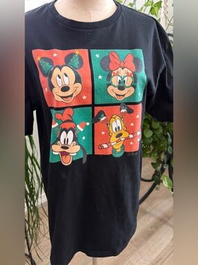 Mens Black Graphic Disney Holiday Character Tee
